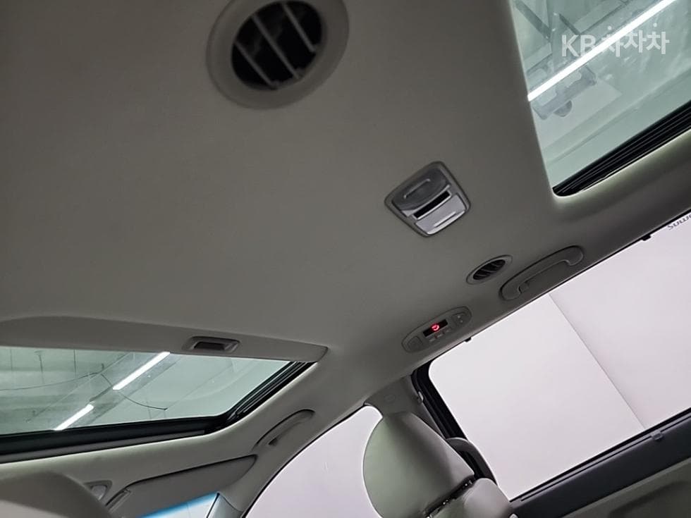 Kia All New Carnival7-seater (Limousine) 2.2 Diesel Limousine 매직스페이스 - 16