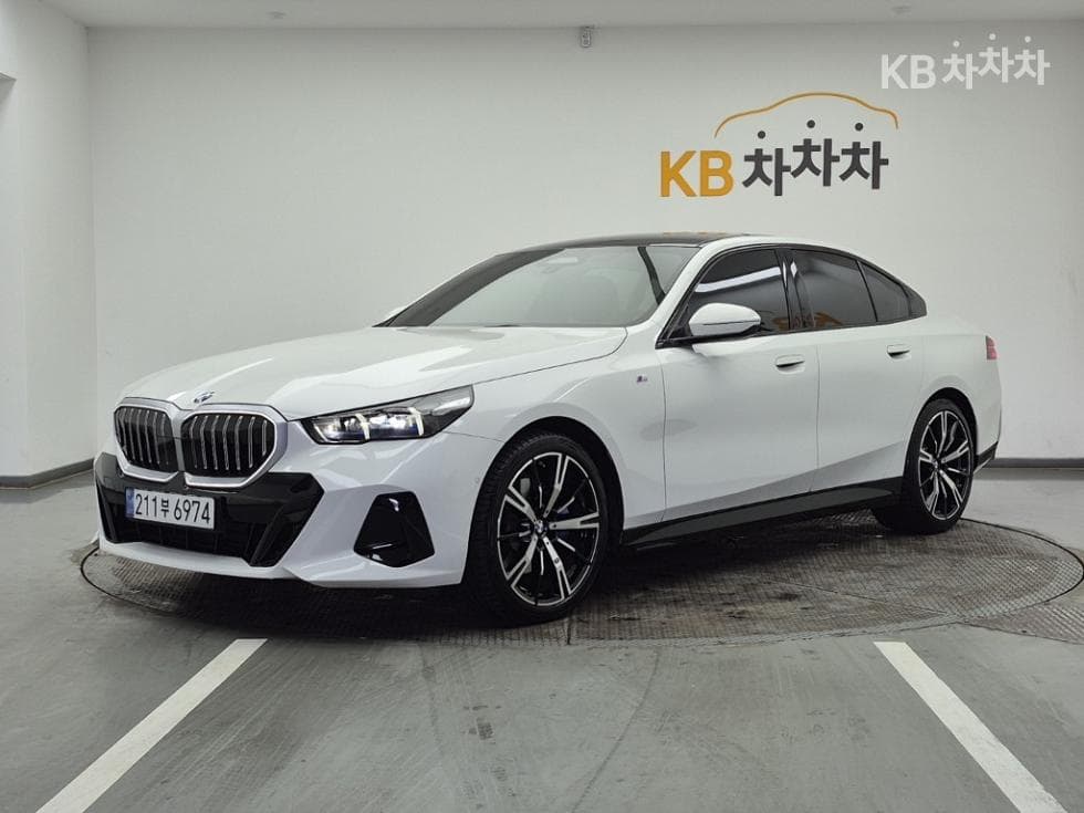 BMW 올New5 Series (G30) 530i M Sport - Image 1