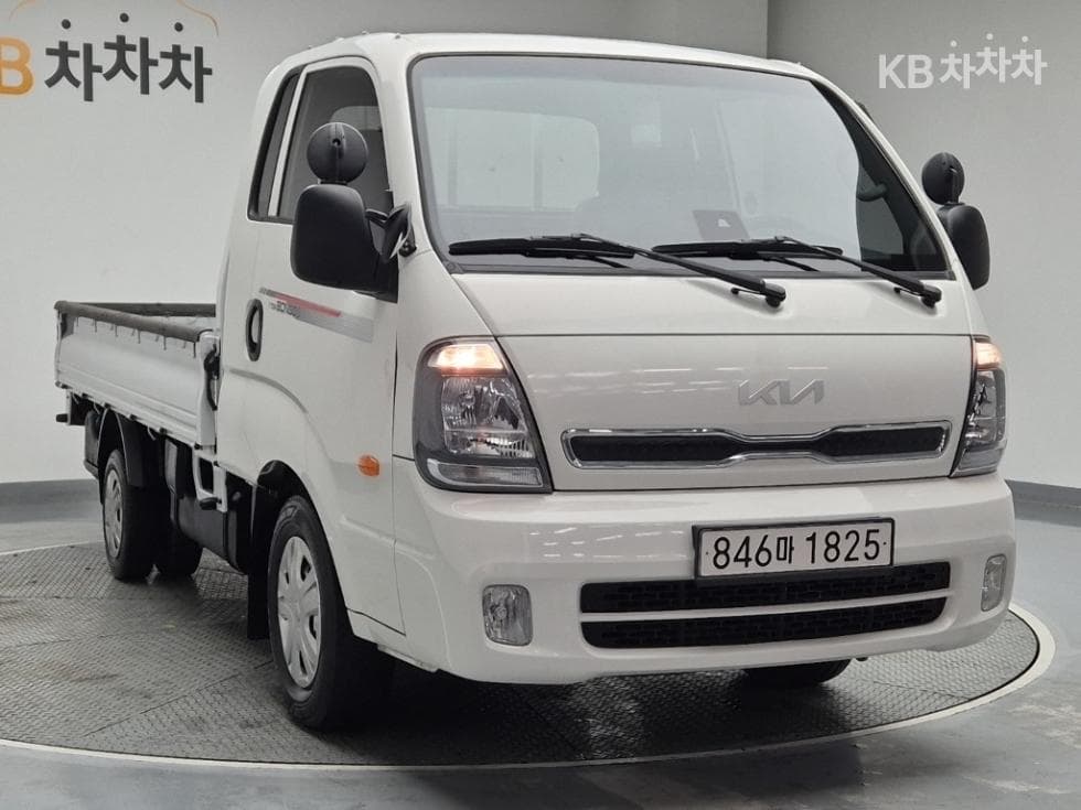 Киа The New (фейслифт) Бонго 3 (лек)1 тон Королевска кабина Удължено междуосие 2WD L Базов - 4