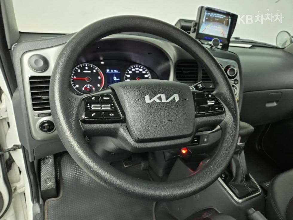 Киа The New (фейслифт) Бонго 3 (лек)1 тон Королевска кабина Удължено междуосие 2WD L Базов - 8