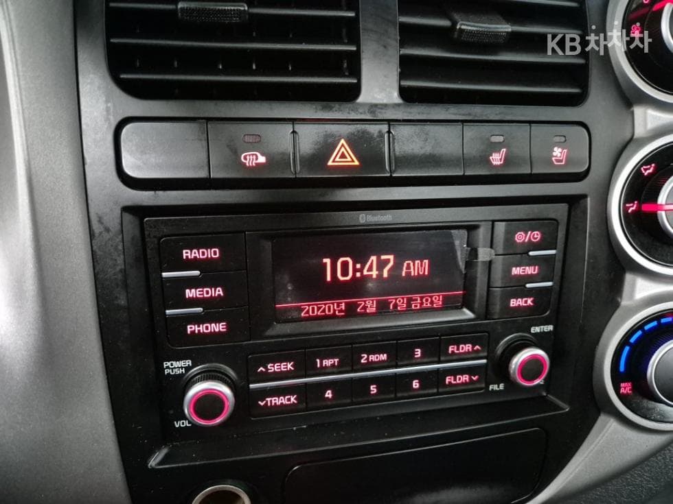 Киа The New (фейслифт) Бонго 3 (лек)1 тон Королевска кабина Удължено междуосие 2WD L Базов - 12