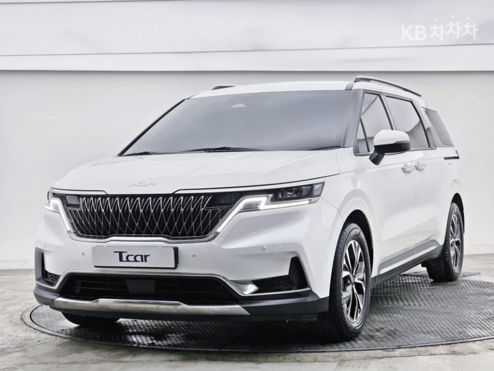 Kia Carnival 4th generation G3.5 GDI 9-seater Noblesse - Image 1