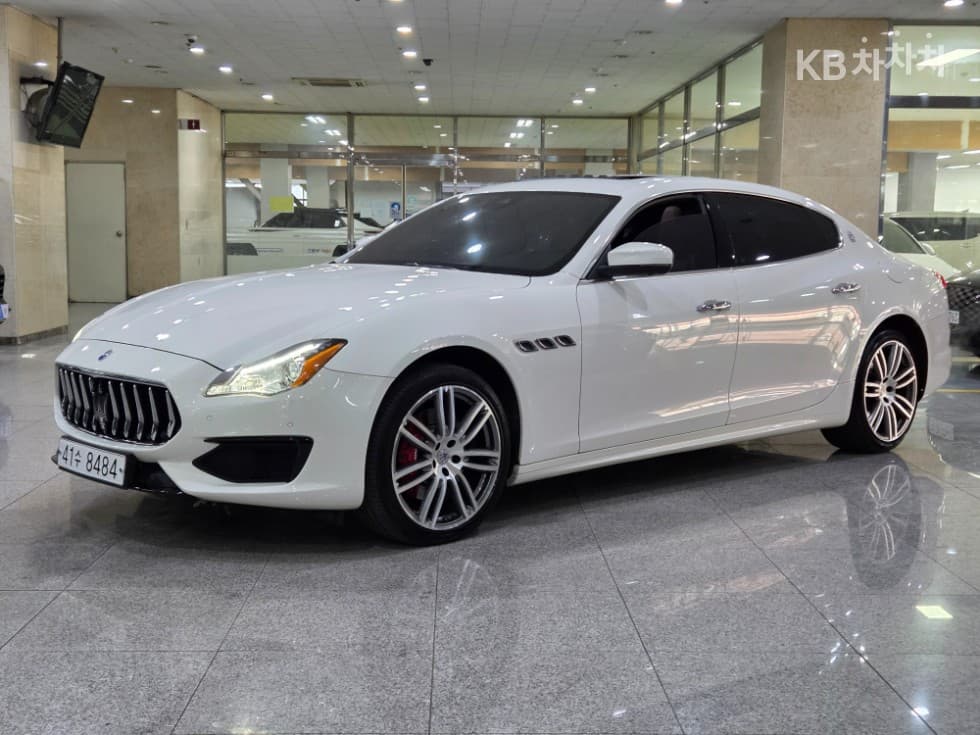 마세라티 콰트로Forte 3.0 S Q4 V6 그란스포츠 - Image 1