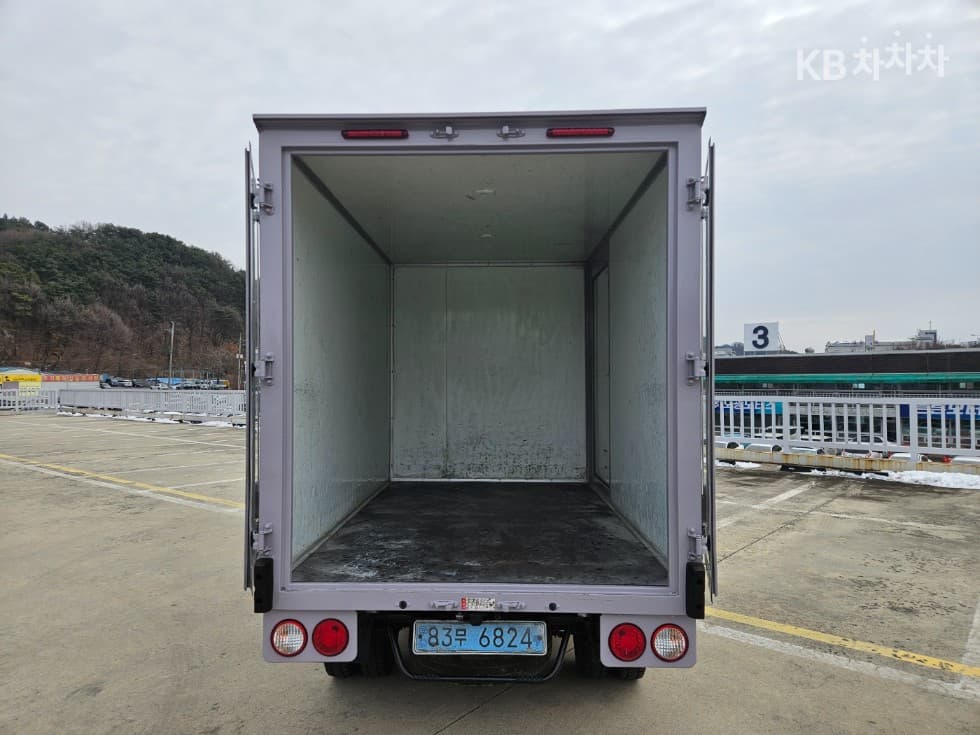 Киа The New (фейслифт) Бонго 3 (лек) EVBox Truck 1 тон Plus형 Королевска кабина Удължено междуосие Стандартен - 9