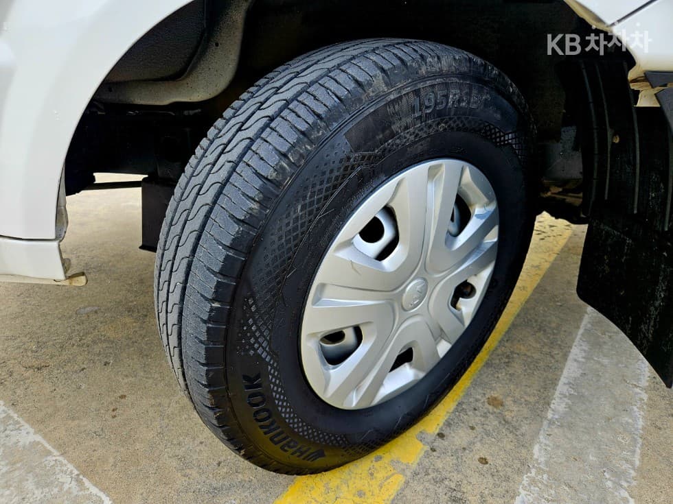 Киа The New (фейслифт) Бонго 3 (лек) EVBox Truck 1 тон Plus형 Королевска кабина Удължено междуосие Стандартен - 24