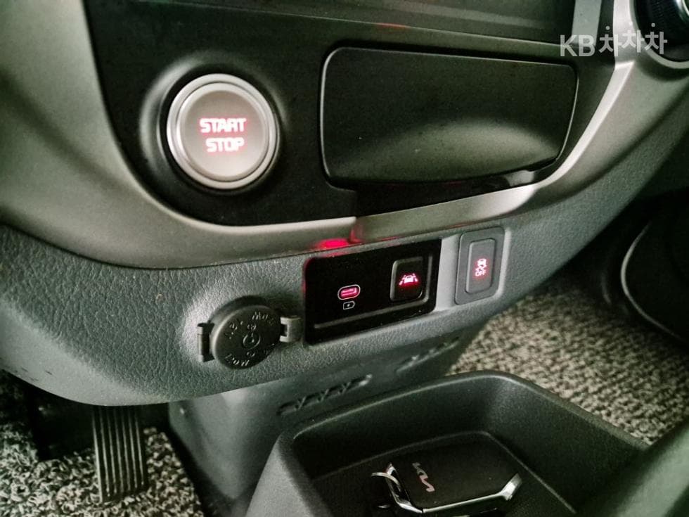 Киа The New (фейслифт) Бонго 3 (лек) EVBox Truck 1 тон Plus형 Королевска кабина Удължено междуосие Стандартен - 14