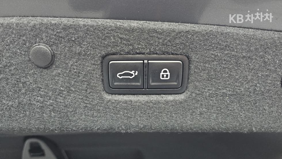 Kia The New (facelift) K83.5 Gasoline AWD 시그니쳐 블랙 - 8