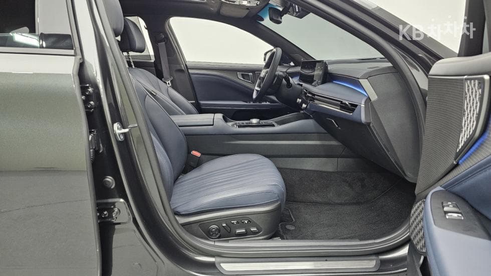 Kia The New (facelift) K83.5 Gasoline AWD 시그니쳐 블랙 - 11