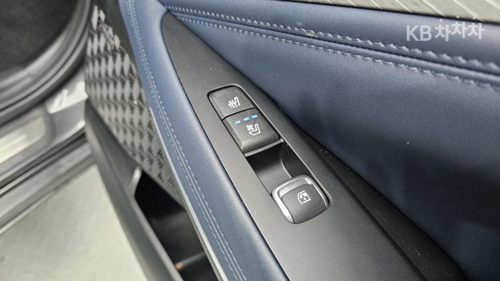 Kia The New (facelift) K83.5 Gasoline AWD 시그니쳐 블랙 - 23