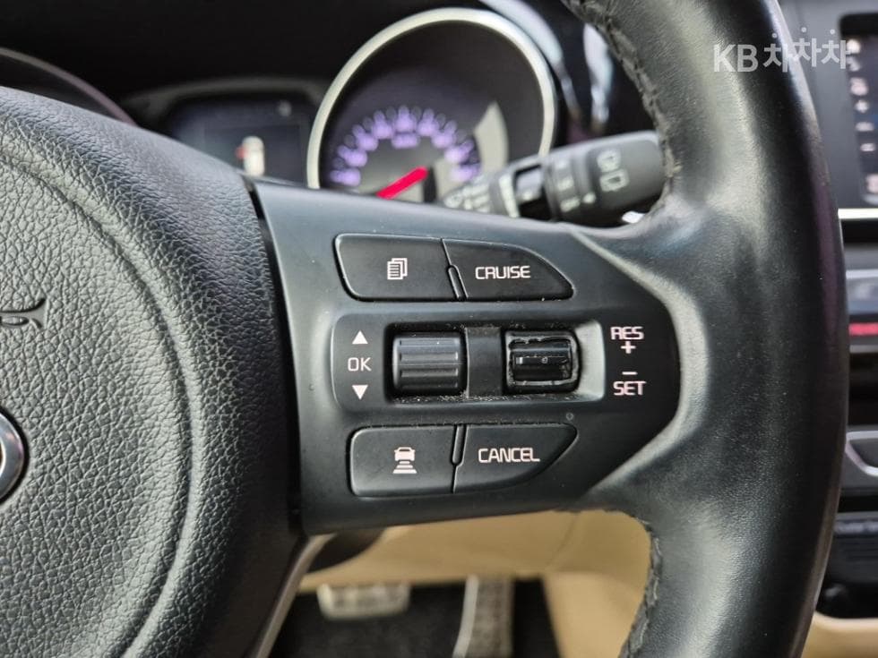 Kia All New Carnival7-seater (Limousine) 3.3 Gasoline Limousine President - 16