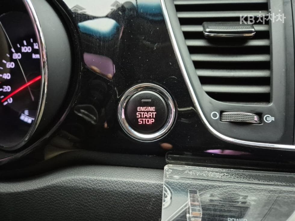 Kia All New Carnival7-seater (Limousine) 3.3 Gasoline Limousine President - 17