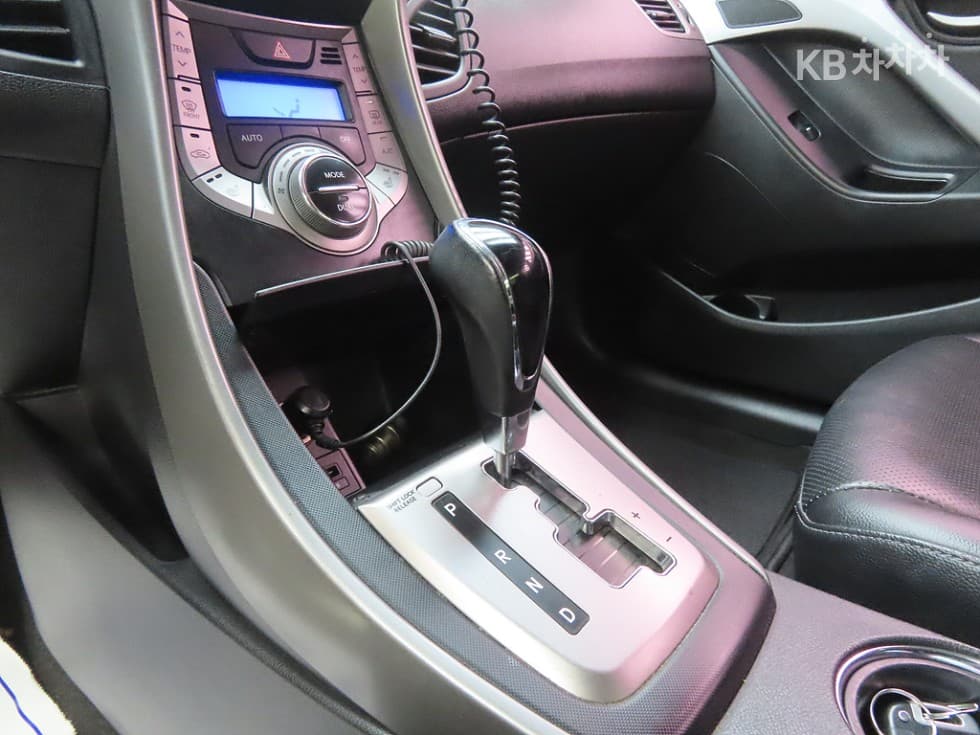 Хюндай Avante (Elantra)MDM16 GDI 에비Нов - 11