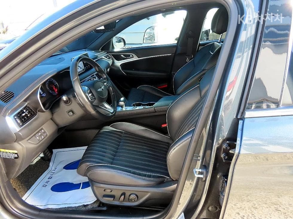 Genesis G70 SPORT3.3T SPORT AWD Advanced - 5