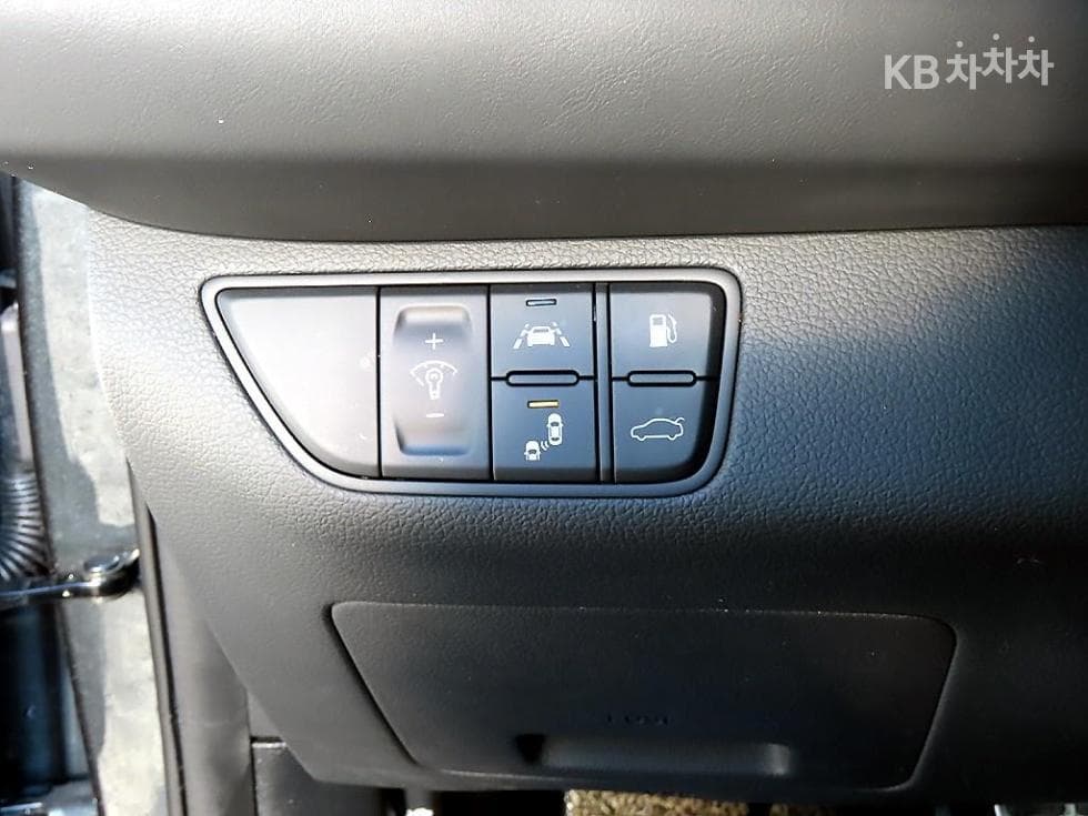 Genesis G70 SPORT3.3T SPORT AWD Advanced - 12