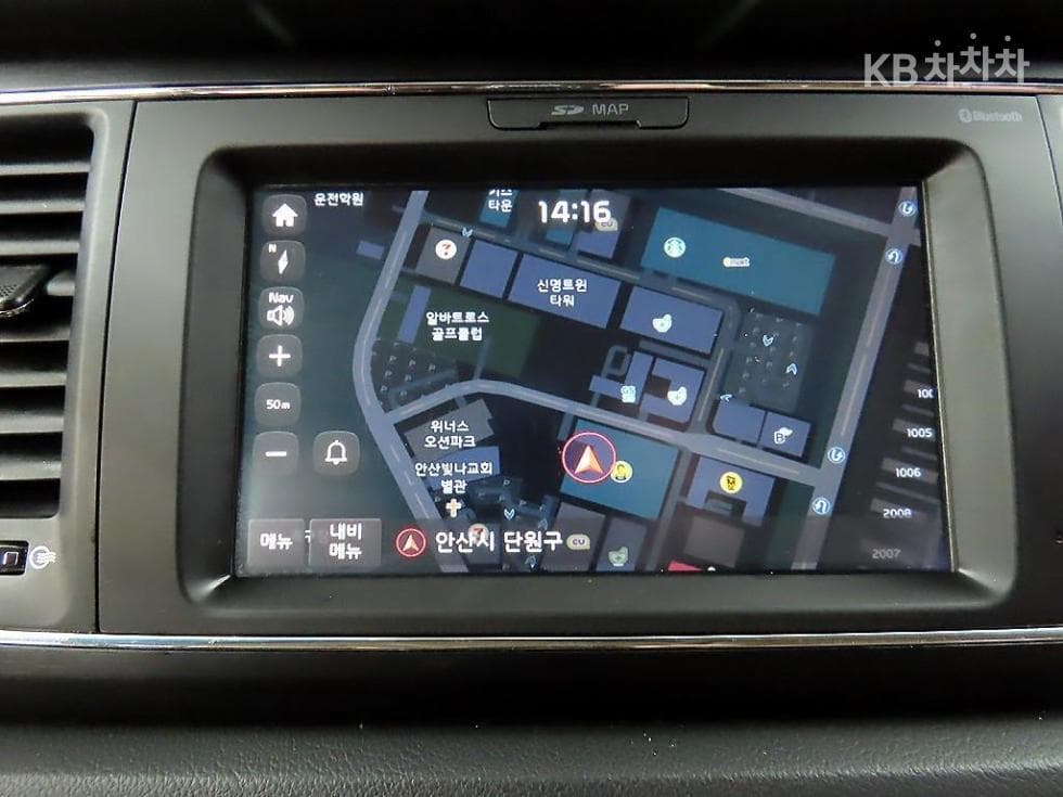 Kia All New Carnival9-seater 2.2 Diesel Luxury - 15