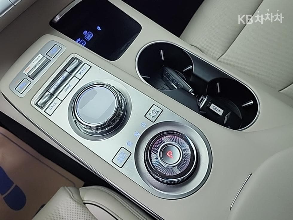 Genesis GV70Gasoline 2.5T AWD - 8