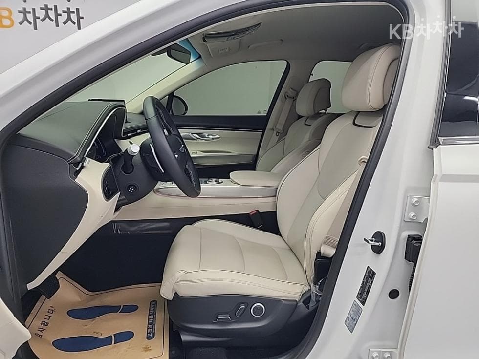 Genesis GV70Gasoline 2.5T AWD - 11