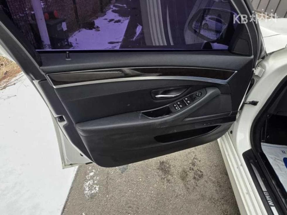 BMW New5 Series528i F10 - 12