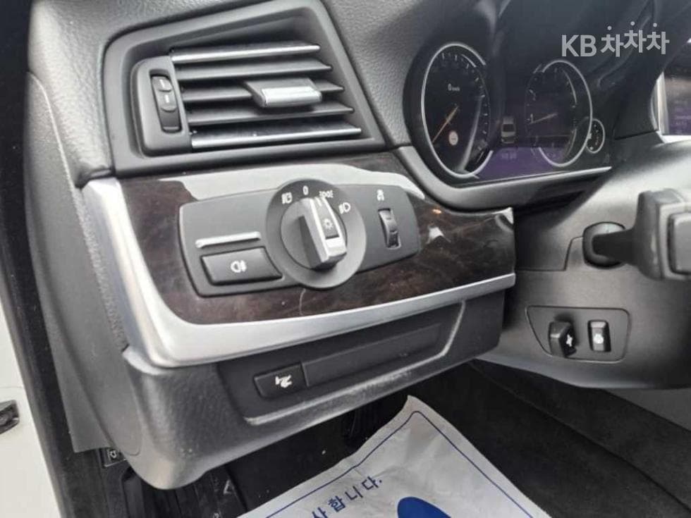 BMW New5 Series528i F10 - 14