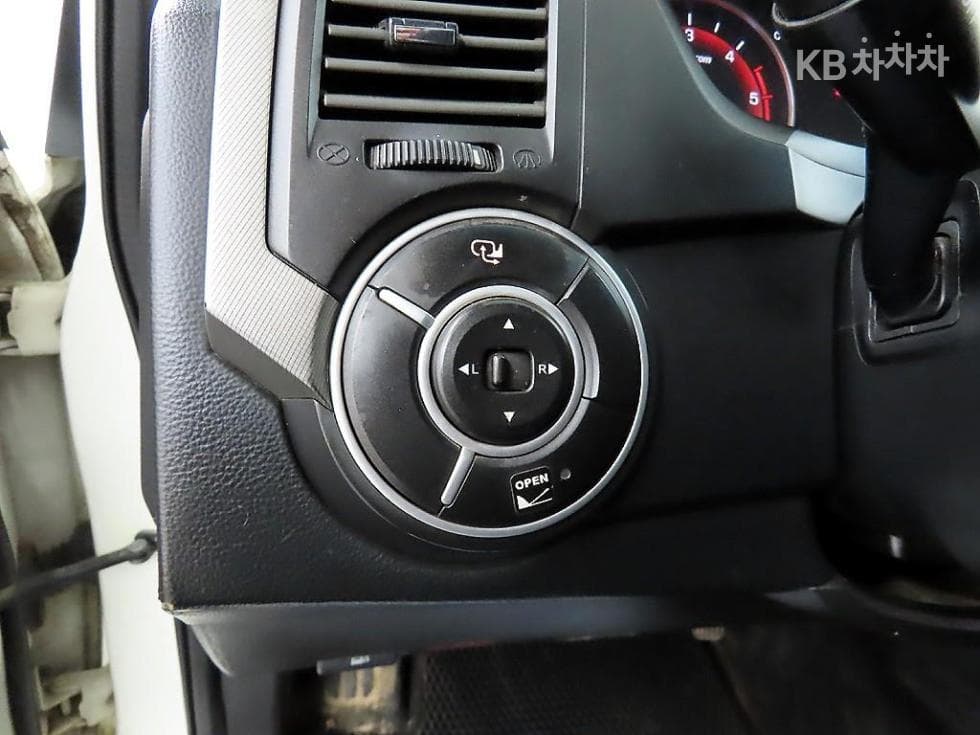 КейДжи Мобилити Корандо Спорт (pickup variant)CX7 4x4 패션 - 12