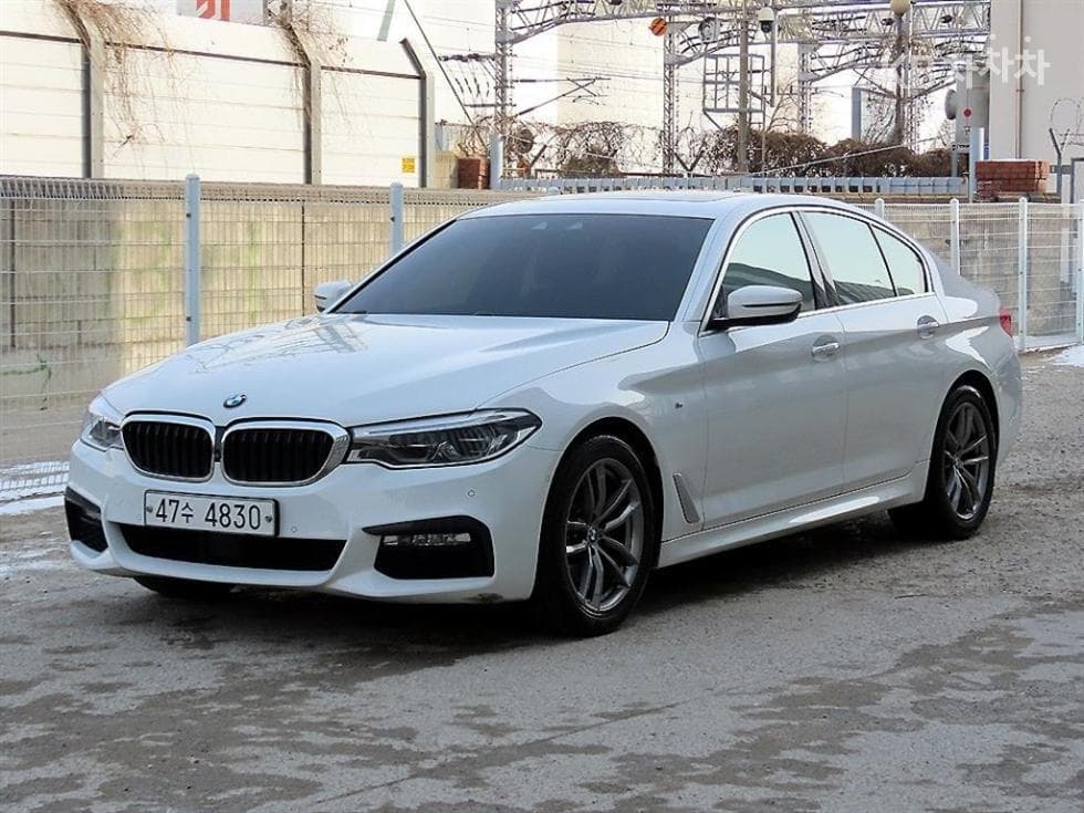 BMW 올New5 Series (G30) 520d xDrive M Sport Package Plus - Image 1