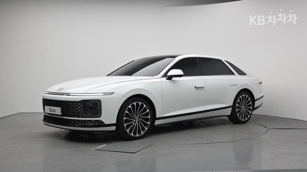 Hyundai The All New Grandeur (Azera) Hybrid 1.6 Turbo Gasoline Calligraphy - Image 1