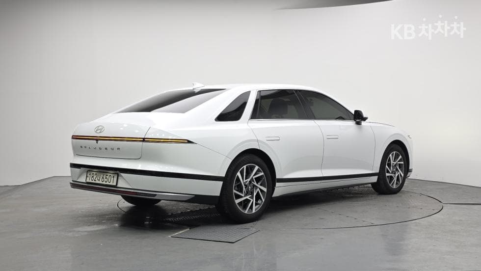 Hyundai The All New Grandeur (Azera) Hybrid1.6 Turbo Gasoline Exclusive - 2