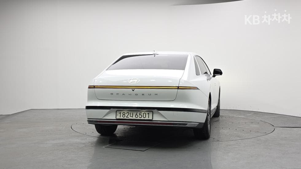 Hyundai The All New Grandeur (Azera) Hybrid1.6 Turbo Gasoline Exclusive - 4