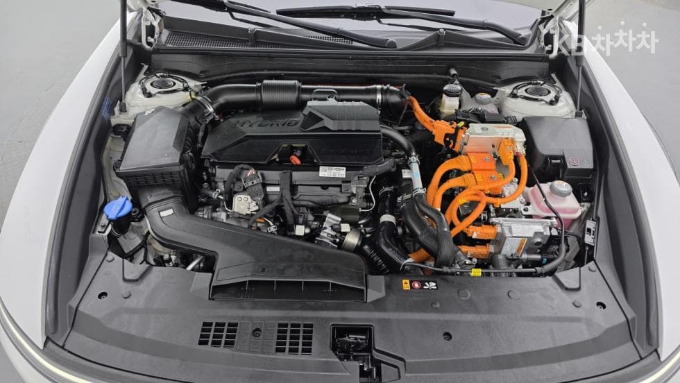 Hyundai The All New Grandeur (Azera) Hybrid1.6 Turbo Gasoline Exclusive - 12