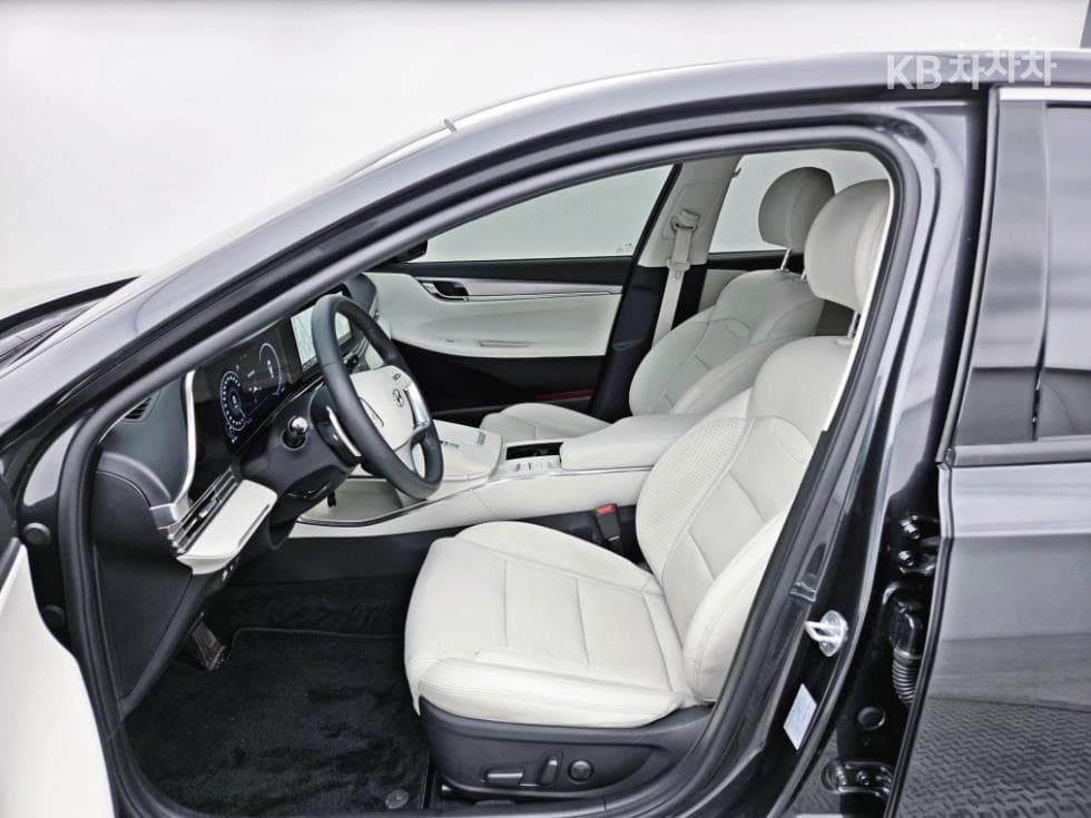 Hyundai The New (facelift) Grandeur (Azera)2.5 Le Blanc - 5