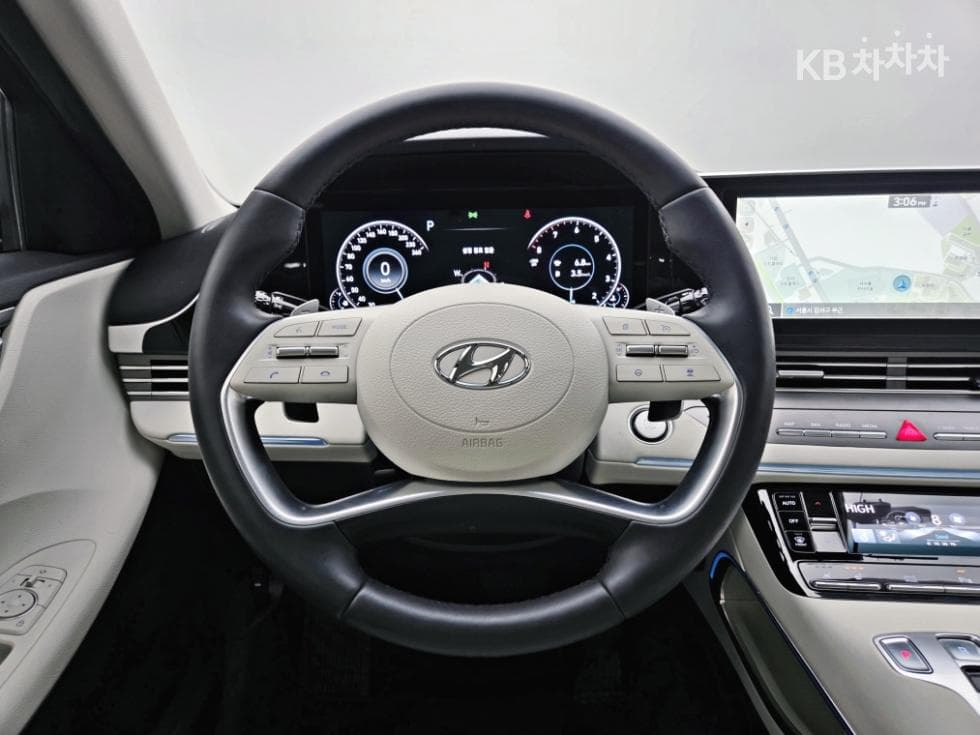 Hyundai The New (facelift) Grandeur (Azera)2.5 Le Blanc - 15