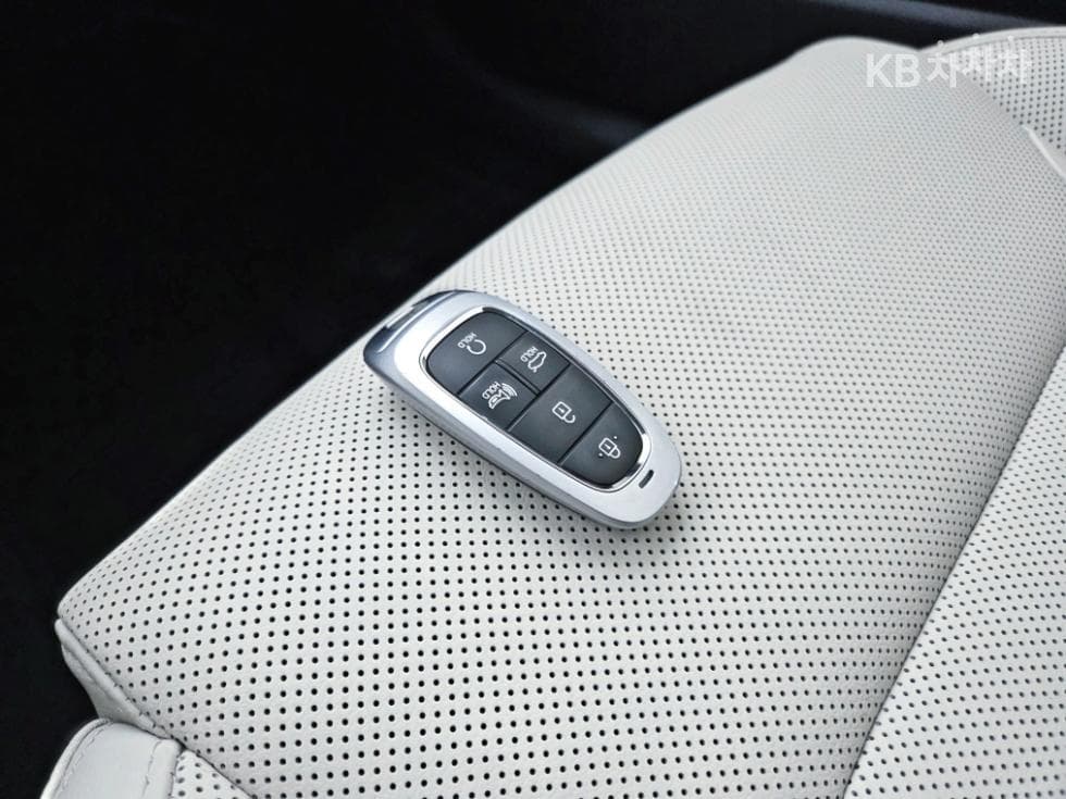 Hyundai The New (facelift) Grandeur (Azera)2.5 Le Blanc - 20