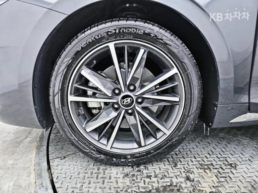 Hyundai The New (facelift) Grandeur (Azera)2.5 Le Blanc - 22