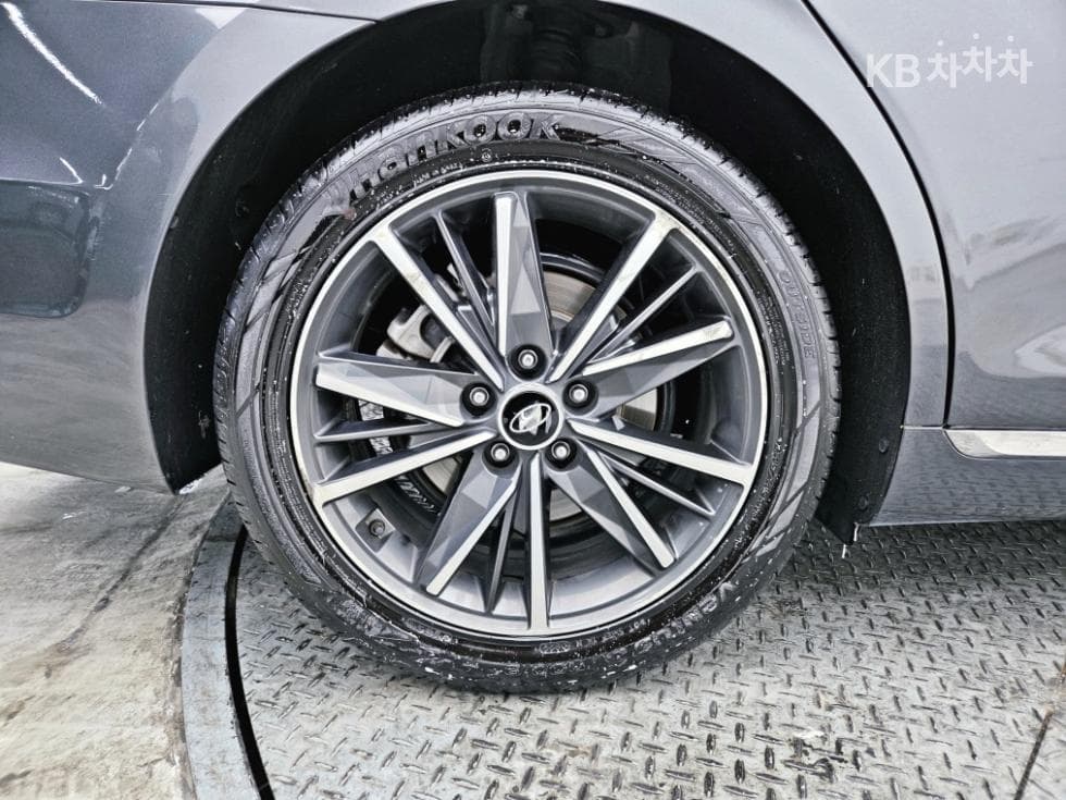 Hyundai The New (facelift) Grandeur (Azera)2.5 Le Blanc - 24