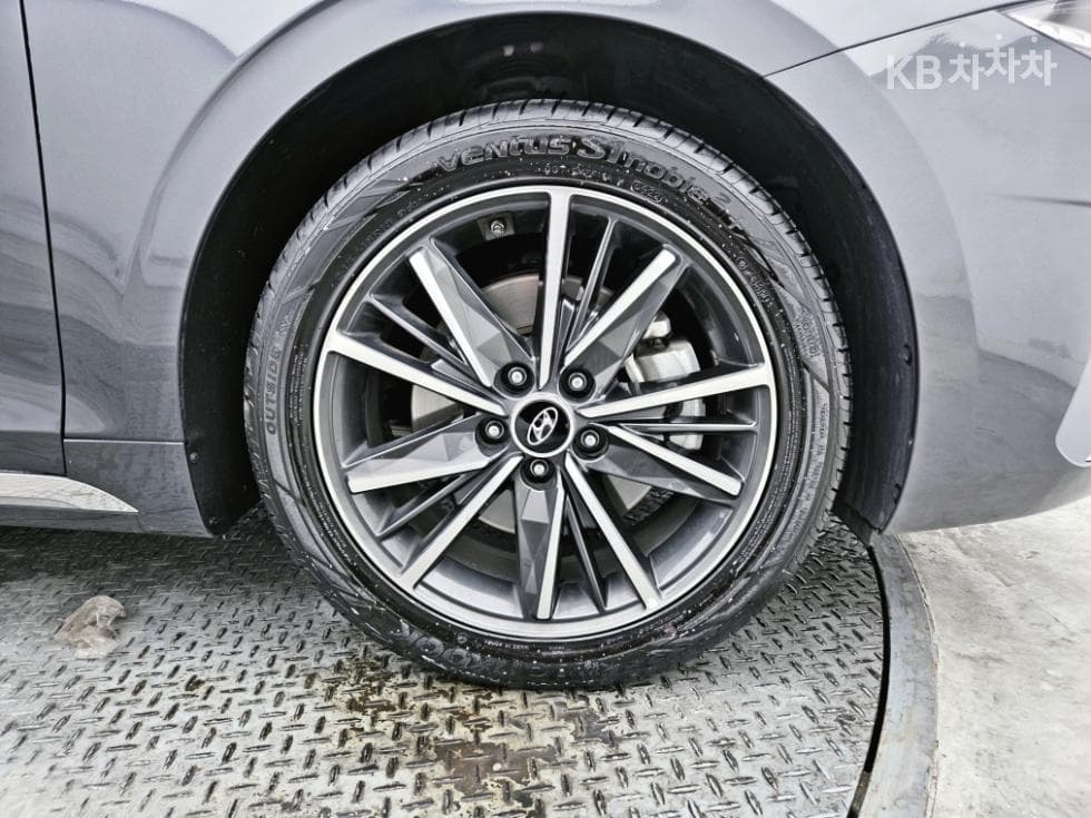 Hyundai The New (facelift) Grandeur (Azera)2.5 Le Blanc - 25