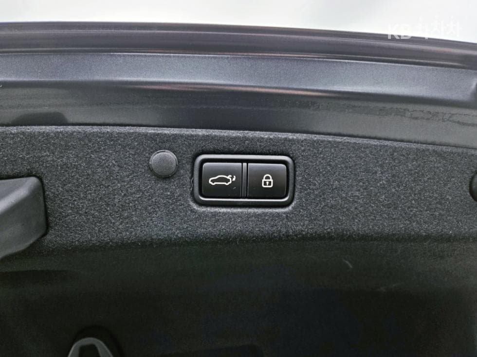 Hyundai The New (facelift) Grandeur (Azera)2.5 Le Blanc - 26