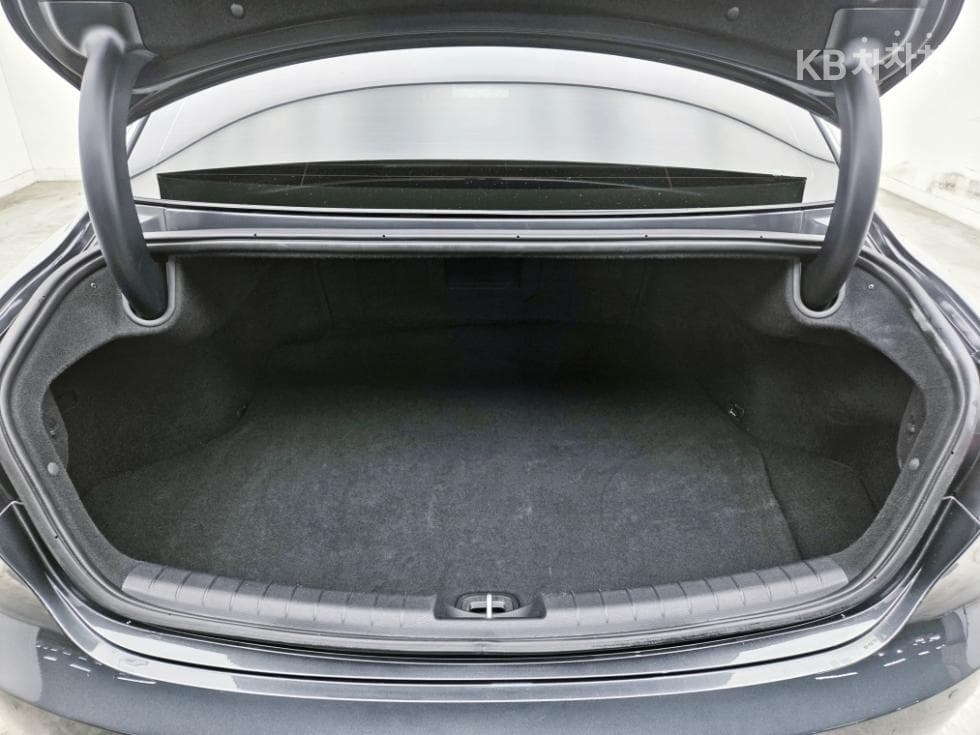 Hyundai The New (facelift) Grandeur (Azera)2.5 Le Blanc - 27