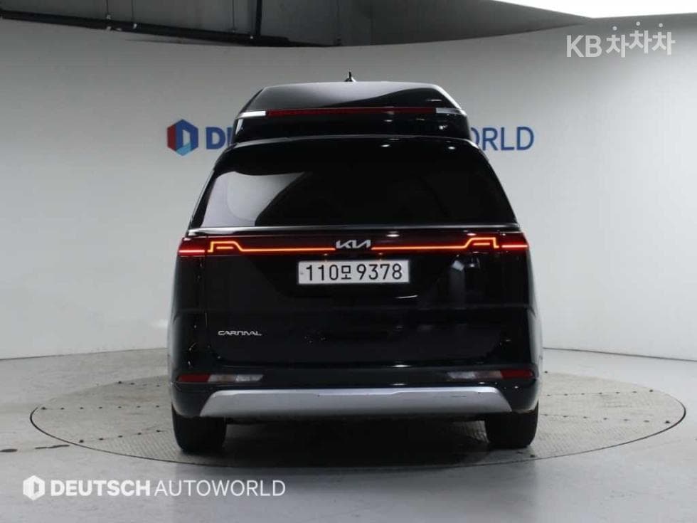 Kia Carnival 4th generationHigh Limousine (Carnival) D2.2 9-seater Signature - 4