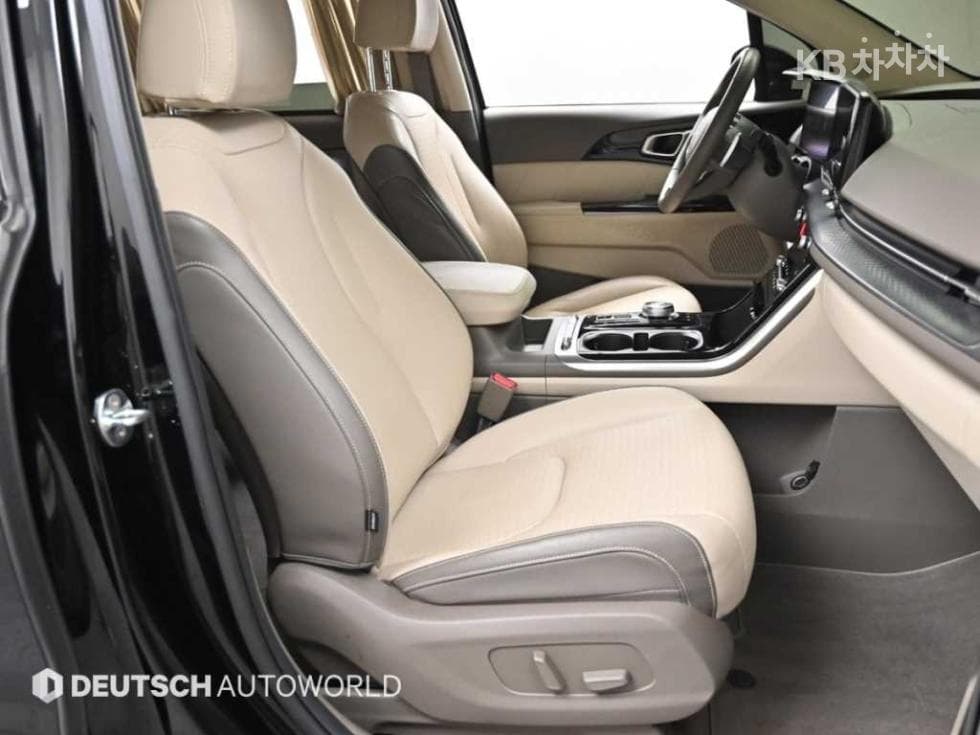 Kia Carnival 4th generationHigh Limousine (Carnival) D2.2 9-seater Signature - 10