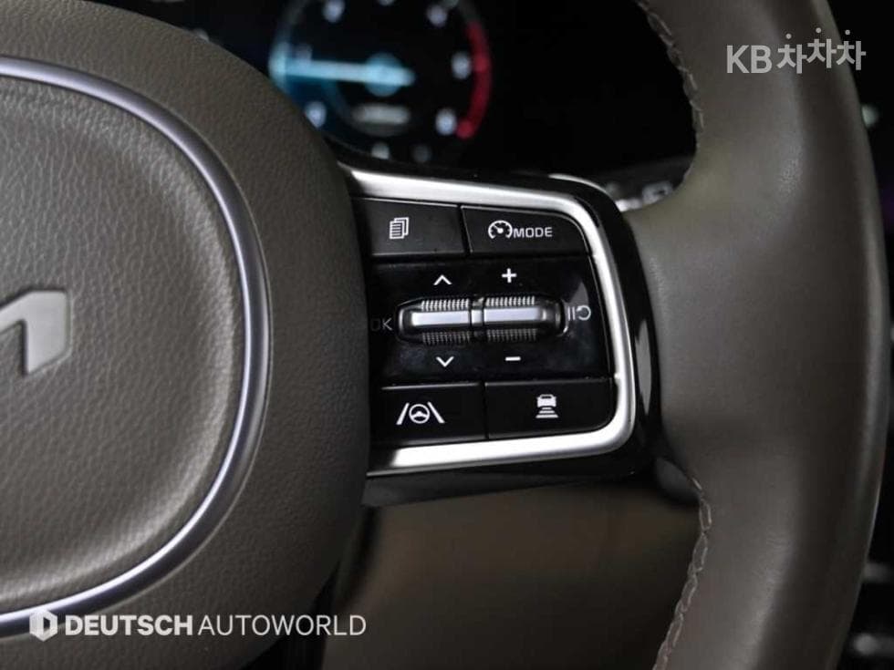 Kia Carnival 4th generationHigh Limousine (Carnival) D2.2 9-seater Signature - 18