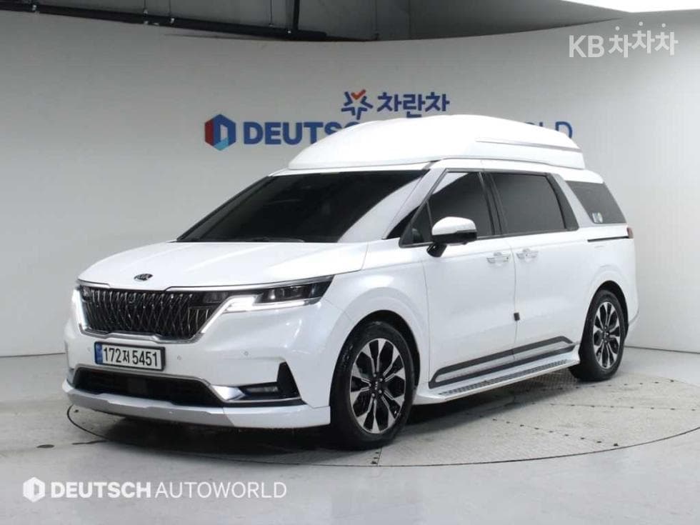 Kia Carnival 4th generation High Limousine (Carnival) D2.2 9-seater Signature - Image 1