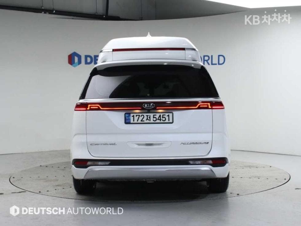 Kia Carnival 4th generationHigh Limousine (Carnival) D2.2 9-seater Signature - 4