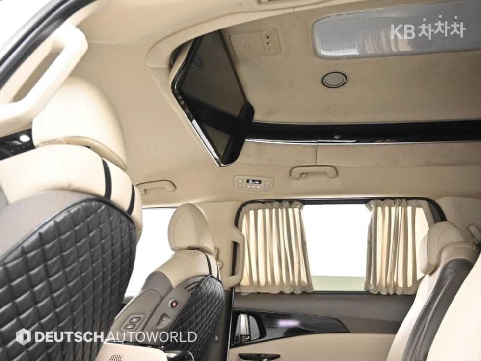 Kia Carnival 4th generationHigh Limousine (Carnival) D2.2 9-seater Signature - 19