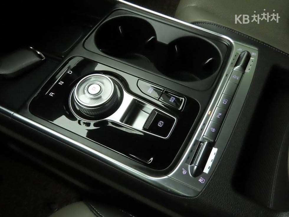 Киа The New (фейслифт) Канивал Хибрид 4-то поколение1.6 HEV 9-местен Signature - 10