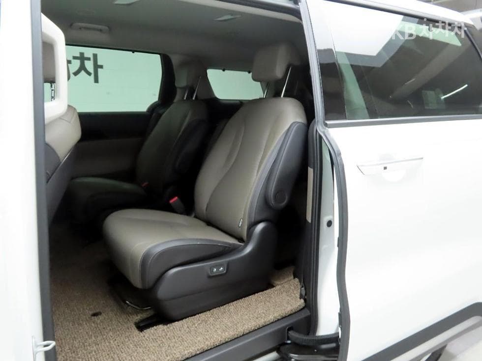 Киа The New (фейслифт) Канивал Хибрид 4-то поколение1.6 HEV 9-местен Signature - 13