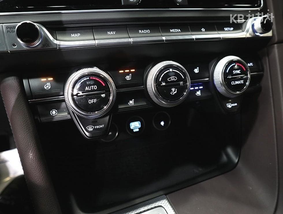 Genesis The New (facelift) G702.0T 4WD Standard - 12