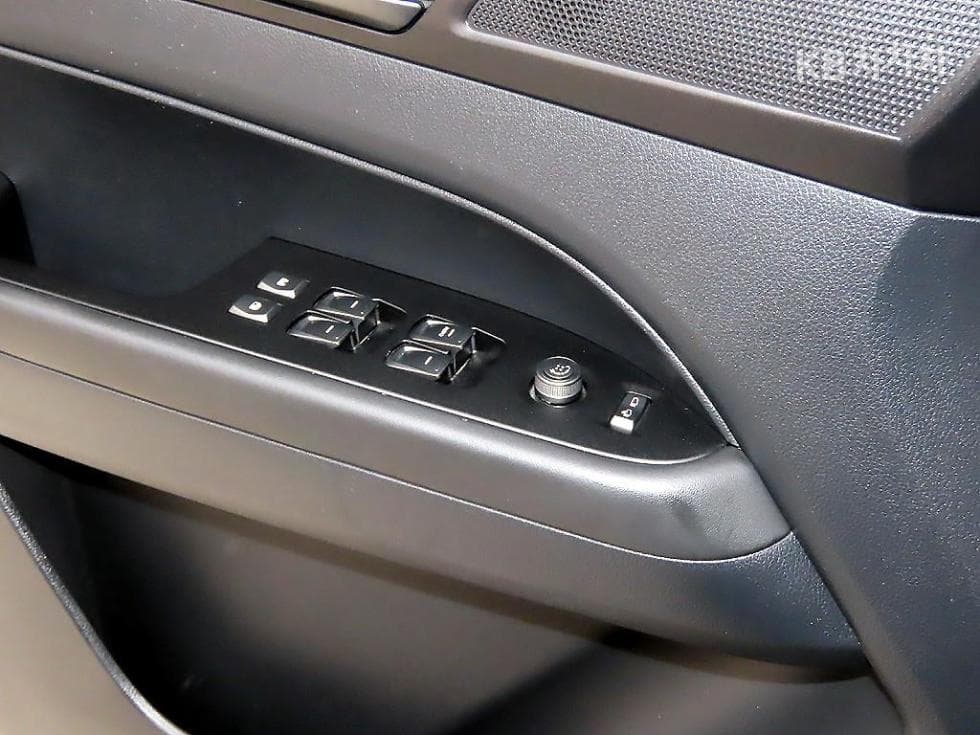 KG Mobility Rexton 스포츠2.2 4WD Dynamic 에디션 - 11