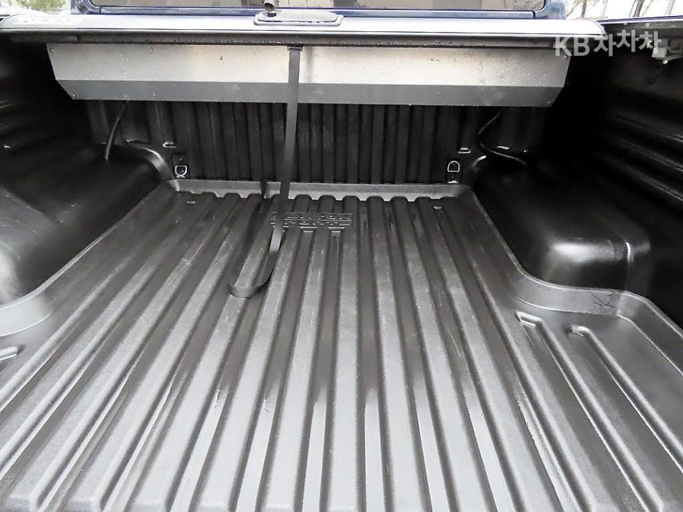 KG Mobility Rexton 스포츠2.2 4WD Dynamic 에디션 - 18