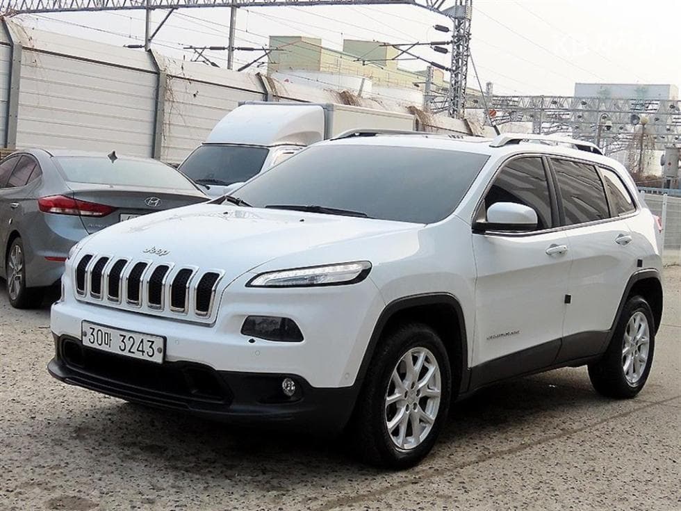 지프 체로키 2.0 Diesel 론지튜드 AWD - Image 1