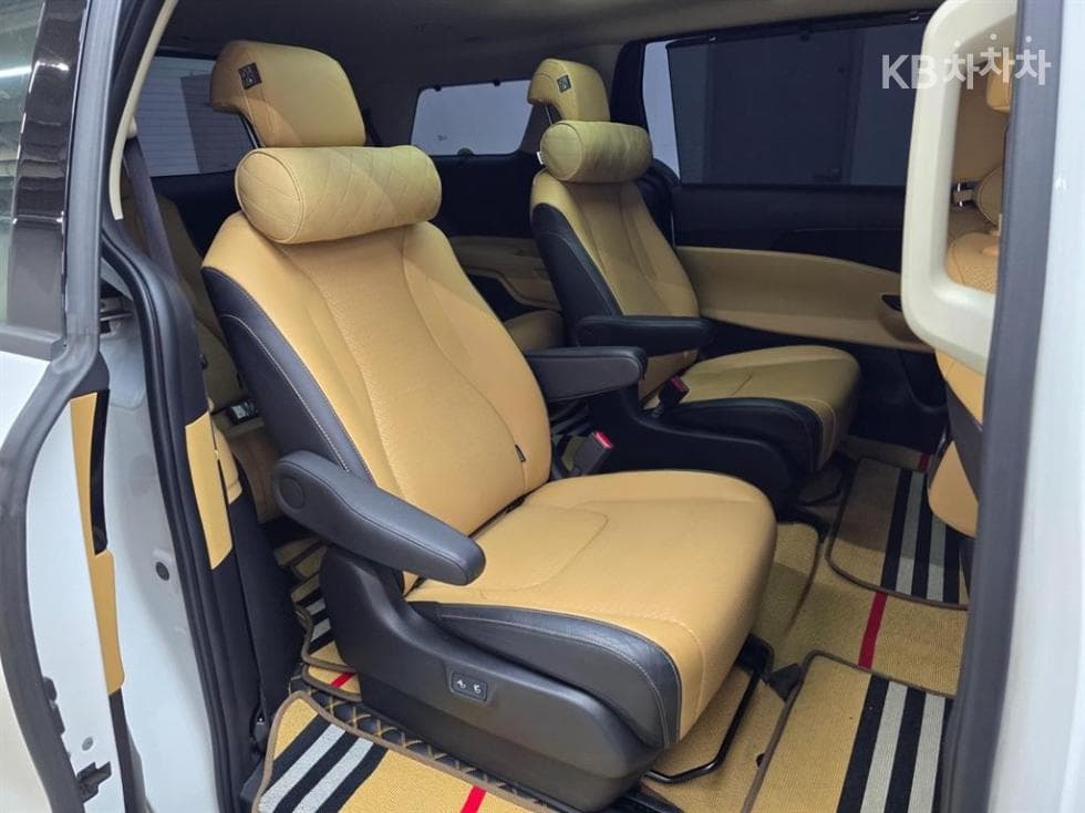 Kia Carnival 4th generationD2.2 9-seater Noblesse - 8